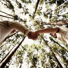 Couple Photo | Outside Photo | Photo taken from below facing up into tall trees. Couple holds hands as they look at each other. Wedding Fotos, Pre Wedding Photoshoot Outdoor, Pre Wedding Poses, Pose Fotografi, Foto Poses, Wedding Engagement Photos, Photo Couple, Couple Photography Poses, Pre Wedding Photoshoot