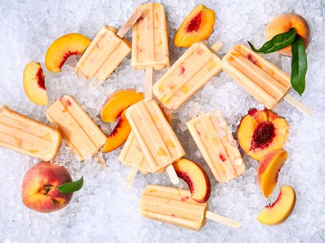 Buttermilk-Peach Popsicles Recipe Peach Popsicles, Smoothie Pops, Creamsicle Smoothie, Smoothie Popsicles, Healthy Popsicles, Yogurt Popsicles, Buttermilk Recipes, Peach Desserts, Resep Diet