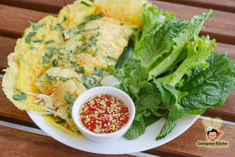 Banh Xeo Recipe, Vietnamese Crepes, Vietnamese Pancakes, Stuffed Crepes, Egg Pancake, Crepe Recipe, Laos Food, Banh Xeo, Crepe Recipes