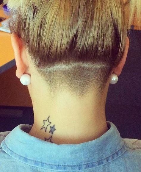 Subtle Undercut, Inverted Bob Haircuts, Undercut Long Hair, Undercut Designs, Messy Bob Hairstyles, Nape Undercut, Shaved Undercut, Tattoo Henna, Undercut Women