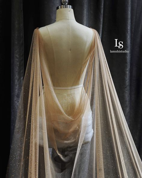 Hades Wedding, Lehengas Ideas, Gold Wedding Veil, Romeo Juliet Costume, Juliet Costume, Champagne Veil, Simple Wedding Dress Elegant, Rose Gold Wedding Dress, The Malfoys