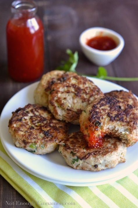 Chicken Patty Recipes, Zucchini Egg, Homemade Sweet Chili Sauce, Thai Flavors, Broccoli Quinoa, Grated Zucchini, Chili Sauce Recipe, Chicken Patties, Patties Recipe