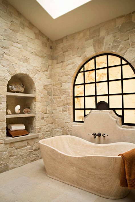 20 Enchanting Mediterranean Bathroom Designs You Must See Diy Cozinha, Style Toscan, Tuscan Bathroom, Mediterranean Bathroom, Half Bathroom Remodel, Simple Bathroom Remodel, Mediterranean Interior, Tuscan Design, Mediterranean Home Decor