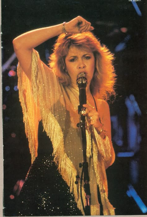 Miscellanous Photos.... - Stevie Nicks Photo (26333991) - Fanpop Young Stevie Nicks, Welsh Witch, Stevie Nicks Style, Stephanie Lynn, Ancient Queen, Lindsey Buckingham, Gold Dust Woman, Stevie Nicks Fleetwood Mac, White Witch