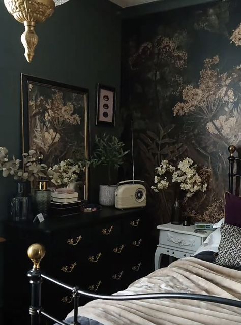 Moody Maximalist Bedding, Dark Academia Boho Bedroom, Vintage Dark Academia Bedroom, Dark Nature Bedroom, Dark Botanical Bedroom, Moody Vintage Decor, Dark Cottagecore Bedroom, Dark Maximalist, Dark Academia Bedroom