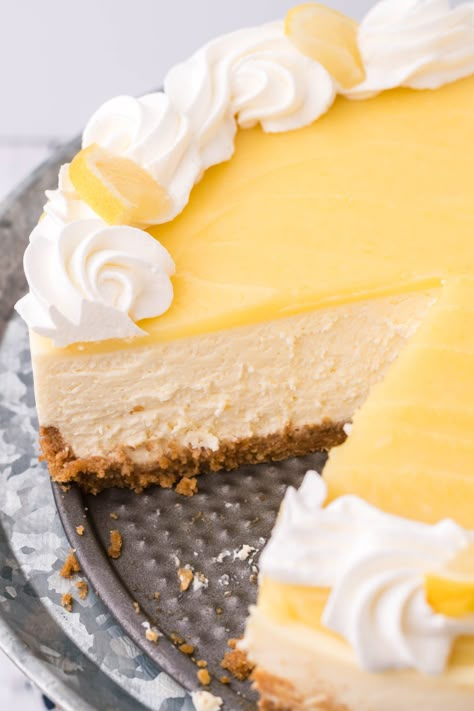 Lemon Curd Cheesecake Lemon Curd Cheesecake, Lemon Cheesecake Recipes, Lime Cheesecake, Almond Crusted, Lemon Cheesecake, Incredible Recipes, Savoury Cake, Food Cakes, Lemon Curd