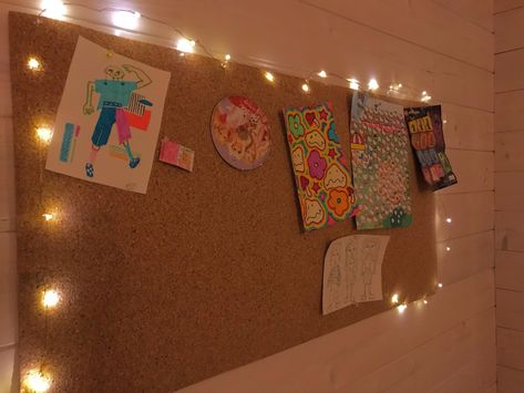 barbie , smiley face , hello kitty , fairy lights Cork Board With Fairy Lights, Fairy Lights On Pin Board, Fairy Lights In Classroom, Classroom Fairy Lights, Hello Kitty Fairy, Cork Board Ideas, Kitty Fairy, Hello Kitty Room, Kitty Room