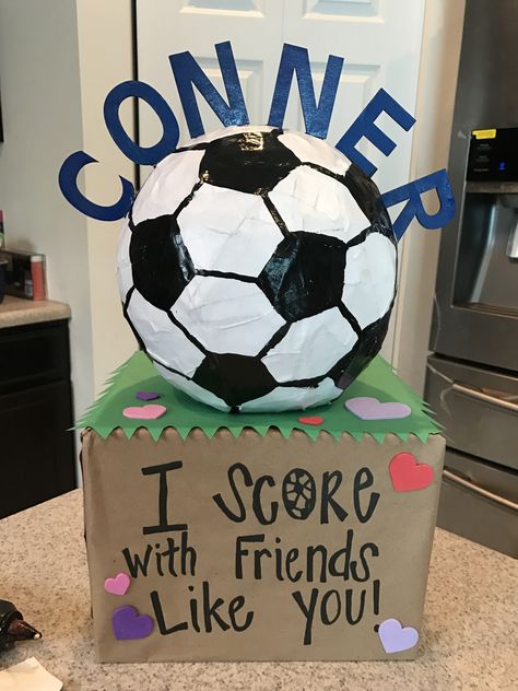 Ronaldo Valentine Box Ideas, Soccer Field Valentine Box Ideas, Boys Valentines Boxes Soccer, Soccer Ball Valentine Box Ideas, Sports Themed Valentines Boxes, Soccer Valentines Boxes, Volleyball Valentines Day Boxes, Football Themed Valentines Boxes, Soccer Goal Valentines Boxes