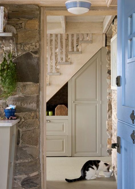 Simple storage space surrounded by stone walls - I love the way the doors are framed, I could use this for my art gallery concept Cabinet Under Stairs, Rustic Entry, Modern Rustic Farmhouse, Cottage Retreat, Vacation Cottage, Entry Design, Dream Cottage, Understairs Storage, Stone Walls