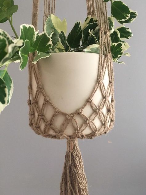 Diy Macrame Plant Hanger Pattern, Vintage Plant Hanger, Jute Macrame, Wall Plant Hanger, Macrame Plant Hanger Patterns, Macrame Tutorials, Macrame Planter, Diy Macrame Plant Hanger, Macrame Wall Hanging Diy