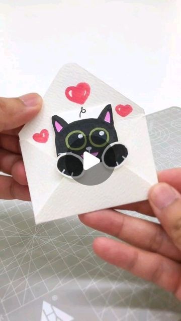 Easy Gift Ideas For Best Friend, Birthday Cat Drawing, Birthday Card Ideas For Friends Handmade, Cat Paper Craft, Cat Envelope, Cat Gifts Diy, Paper Cat Craft, A Cat Drawing, Envelope Origami