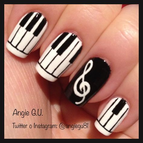 Nails With Music Notes Art, Piano Nails Designs, Music Nails Design Simple, Music Nail Art Designs, Piano Nail Art, Music Note Nail Designs, Music Themed Nails, Music Inspired Nails, Music Nails Design