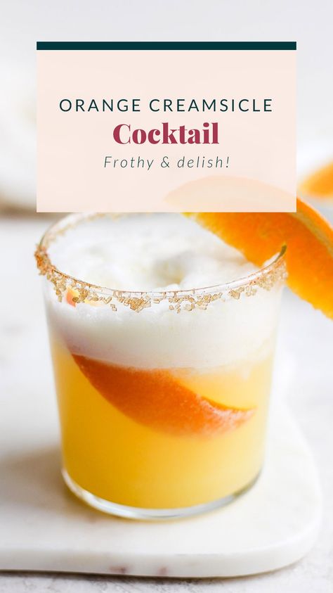 This orange creamsicle cocktail is made egg whites, orange juice, and vodka! It's super simple and delicious! Egg White Drink Recipe, Egg White Drinks, Egg White Cocktail Recipes, Orange Creamsicle Cocktail, Creamsicle Cocktail, Creamsicle Drink, Orange Juice Cocktails, Orange Juice And Vodka, Sips Tea