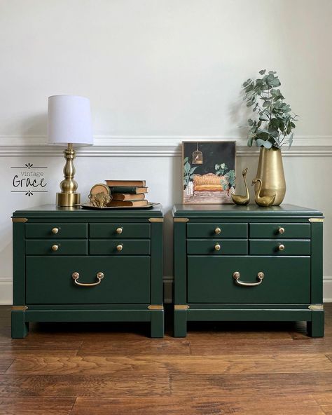 Emerald Green Bedside Table, Emerald Green Bedroom Furniture, Emerald Green Nightstand, Dark Green Nightstands, Emerald Green Desk, Green Bed Side Tables, Vintage Bedside Table Aesthetic, Dark Green Bedside Table, Dark Green Nightstand