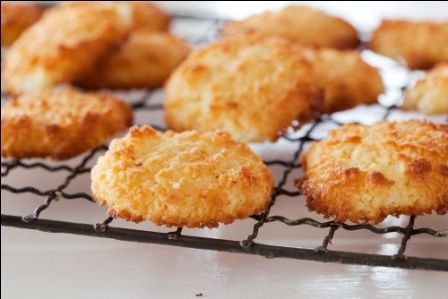 Margaret Beer My mother used to make these biscuits for the church fair each year when I was a child, and they bring back a lot of memories. She lost the recipe but I think this is just about it. A�… Coconut Biscuits Recipes, Biscuit Recipes Uk, Nz Recipes, Biscuits And Cookies, Biscuits Recipes, Self Saucing Pudding, Milk Biscuits, Coconut Biscuits, Single Lady