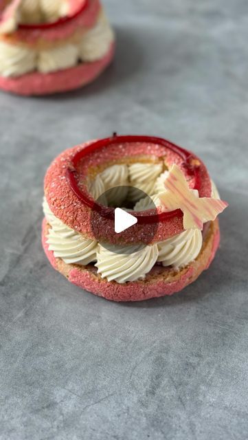 Craquelin Recipe, Gelatin Sheets, Strawberry Pastry, Chocolate Butterfly, Mini Tartlets, Tempered Chocolate, Vanilla Ganache, Rose And Vanilla, Raspberry Puree