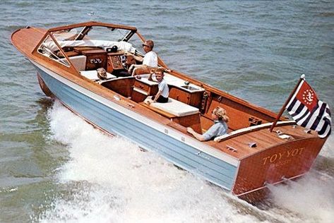 Cabin Cruisers For Sale, Lyman Boats, Mahogany Boat, Runabout Boat, Classic Wooden Boats, Wooden Boat Building, Cabin Cruiser, Diy Boat, Vintage Boats