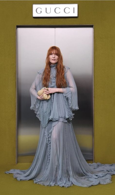 Florence Welch Gucci, Florence Welsh, Florence Welch Style, Witchy Outfits, Whimsical Dress, Victorian Hairstyles, Jasmine Dress, Florence Welch, Florence The Machines