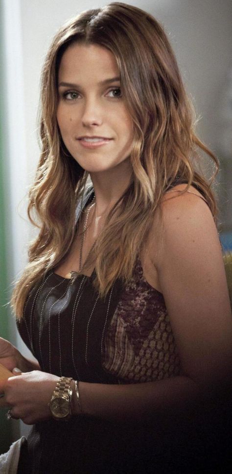 Brooke Davis | One Tree Hill Wiki | Fandom Brooke Davis Hair, Sophia Bush Hair, One Tree Hill Brooke, Sophie Bush, Kaptan Jack Sparrow, Jesse Spencer, Brooke Davis, Taylor Kinney, Sophia Bush