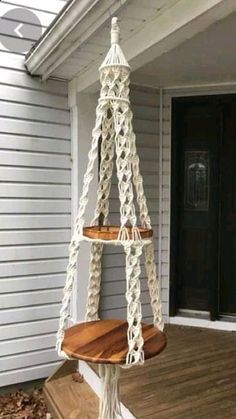 فن النسيج, Crochet Plant Hanger, Macrame Wall Hanging Tutorial, Macrame Shelf, Macrame Plant Hanger Tutorial, Macrame Plant Hanger Patterns, Hanging Diy, Diy Macrame Plant Hanger, Macrame Wall Hanging Diy