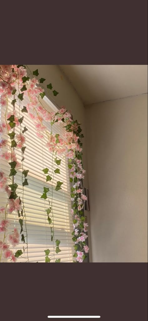 Rose Vines Room Decor, Pink Vines Bedroom, Pink Flower Room Decor, Pink Fairy Lights Bedroom, Floral Ceiling Bedroom, Pink Floral Bedroom Ideas, Flower Ceiling Bedroom, Pink Room With Plants, Fake Flowers Decor Bedroom