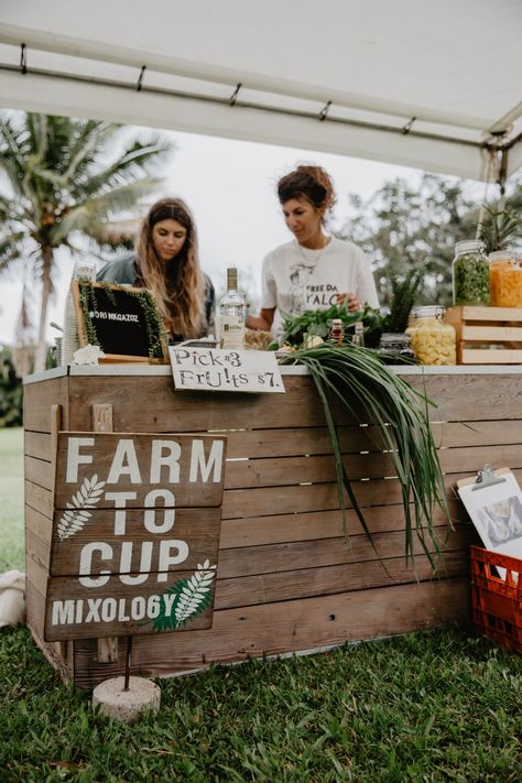 Farmers Market Drink Stand, Sparkling Water Bar, Lemonade Business, Juice Truck, Farmers Market Aesthetic, Fresh Produce Market, Ricoh Gr Iii, Juice Business, Water Bar