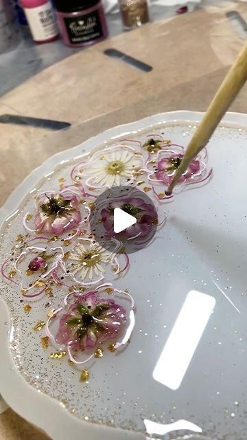 Epoxy Coasters Diy Resin Art | Best Gift Ideas, Resin Picture Ideas, Epoxy Decoration Ideas, Beginner Resin Crafts, Resin Art Design, Resin Art Ideas Projects, Resin Artwork Ideas, Unique Resin Ideas, Resin Jewelry Ideas