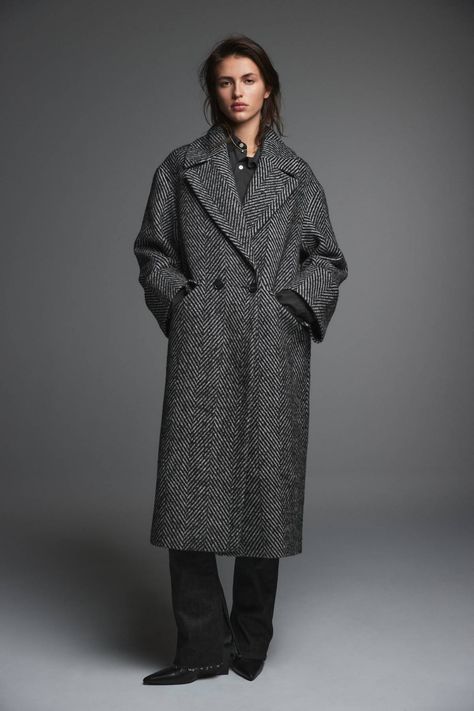 Coat Ideas For Women, Oversized Coat Outfit, Grey Coat Outfit, Long Tweed Coat, Wool Coat Outfit, Long Wool Coat Women, Coat Ideas, Long Coat Outfit, Long Grey Coat