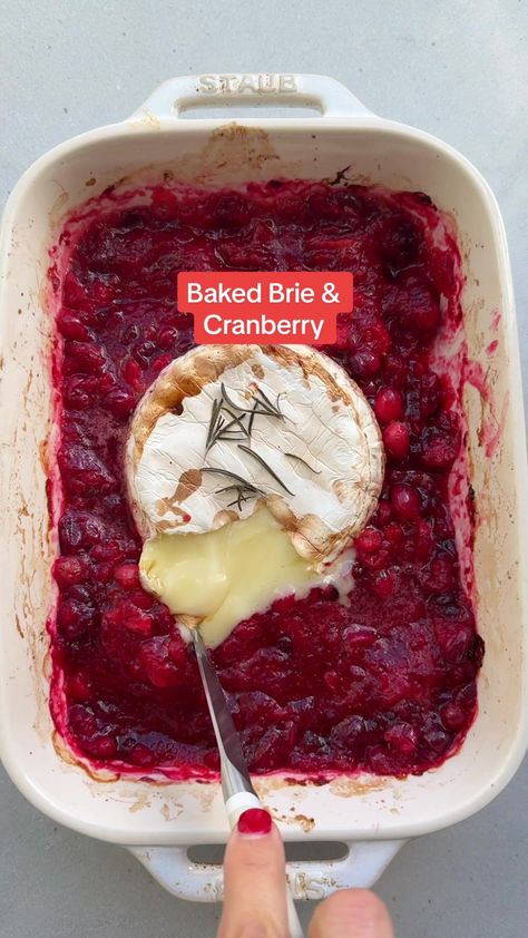 Feel Good Foodie on TikTok Baked Brie Cranberry, Cranberry Appetizer, Cranberry Dip, Feel Good Foodie, Brie Cranberry, Cranberry Baking, Baked Feta Pasta, Holiday Appetizers Easy, Brie Recipes