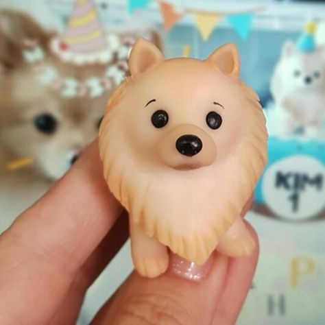 Pottery Dog, Dog Cake, Dog Crafts, Pomeranian Dog, Puppy Party, Pasta Flexible, Cold Porcelain, Dog Pet, Clay Ideas