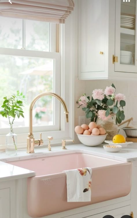 Pink Kitchen Sink, Pink Accent Kitchen, Pink Farmhouse Kitchen, White And Pink Kitchen, Kitchen Ideas Pink, Pink Kitchen Ideas, Pink Kitchens, Barbie Dreamhouse, Dream Apartment Decor