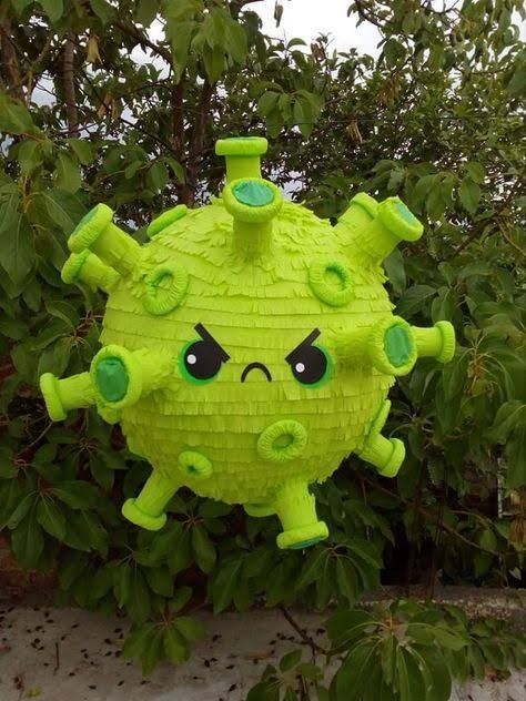 Cool Pinatas, Halloween Candy Crafts, Diy Valentines Box, Pinata Ideas, Creative Halloween Costumes Diy, Birthday Pinata, Piñata Ideas, Eid Crafts, Diy Pinata