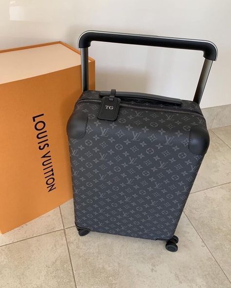 Louis Vuitton Luggage Set, Luxury Luggage Sets, Louis Vuitton Suitcase, Louis Vuitton Luggage, Luxury Luggage, Cute Luggage, Designer Luggage, Suitcase Bag, Handbag Essentials