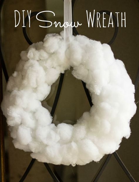 christmas-wreath-ideas Snowballs Diy, Snowball Wreath, Snow Wreath, Cheap Holiday Decor, Afternoon Crafts, Holiday Floral Arrangements, Fluffy Snow, Diy Snow, Advent Activities