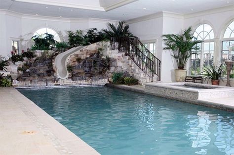 Inside swimming pool - I like it! Casa Rock, Ideas De Piscina, Colorful Rooms, Indoor Swimming Pool Design, Pool Indoor, Inside Pool, Indoor Pool Design, Piscina Interior, Indoor Pools