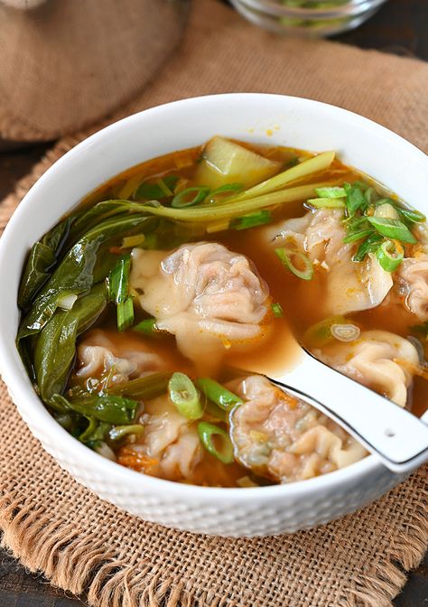 Wonton Soup Broth, Frozen Wontons, Best Fried Rice Recipe, Wonton Dumplings, Wonton Soup Recipe, Fried Rice With Egg, Chicken Wontons, Lo Mein Recipes, Bites Recipes