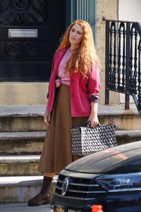 Blake Lively's Curly Red Hair Is Giving the Internet Major Feelings Blake Lively Red Hair, Red Hair Outfits, Blake Lively Hair, Blake Lively Family, Curly Red Hair, Bloom Fashion, Justin Baldoni, This Is Us Movie, Red Curly Hair