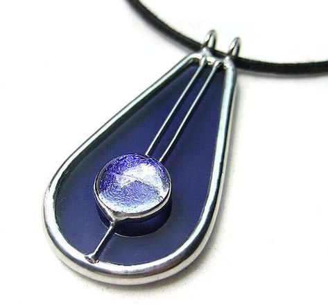 blue stained glass necklace Stained Glass Pendant, Elven Jewelry, Stained Glass Jewelry, Soldering Jewelry, Stained Glass Crafts, Fused Glass Jewelry, Stained Glass Designs, Cabochon Pendant, Glass Ideas