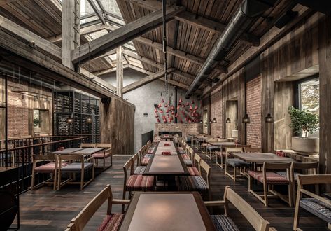 Wooden Restaurant Design, Wood Roof Structure, Wooden Restaurant, Architecture Restaurant, Bistro Restaurant, Attic Window, Old Wooden Doors, Rustic Restaurant, Bbq Restaurant