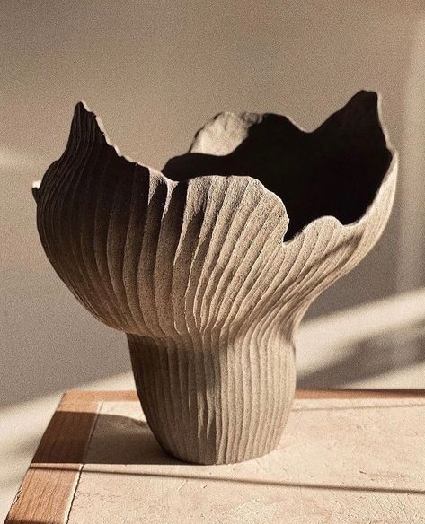 An amazing piece by @jonathan.yamakami #lifewithceramics • • • • • • • #ceramics #pottery #handmade #art #welovepottery #ceramicart… | Instagram Jonathan Yamakami, Flowers In Bloom, Pottery Form, Pottery Workshop, Pottery Handbuilding, Clay Vase, Ceramic Flower Pots, Pottery Handmade, Pottery Crafts