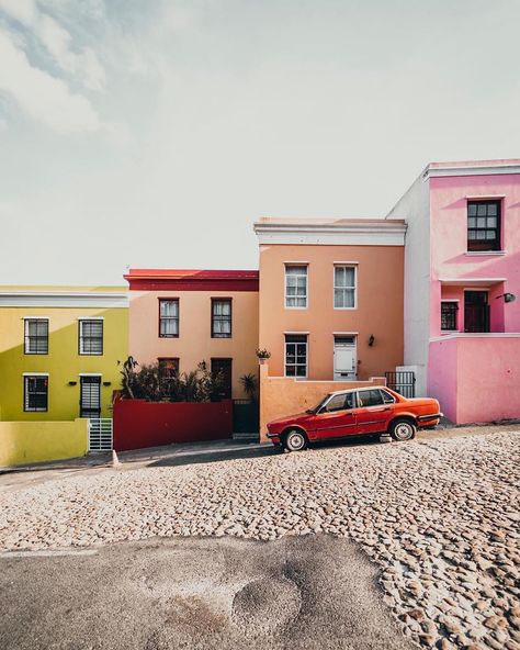 Funky Buildings, Bo Kaap, Rainbow Stuff, Sneaky Cat, Dreamy Places, Colorful Houses, Nature Wildlife, Travel Nature, Open Window