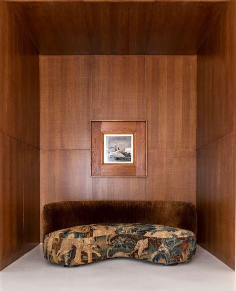 Old Meets New Sofa - Interiors By Color Gorgeous Sofas, Rooms Ideas, Curved Sofa, Minimalist Interior, Interior Furniture, Interior Inspo, 인테리어 디자인, Interior Design Inspiration, Interior Details