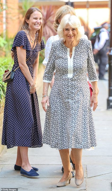 Queen Camilla, Beige Heels, Married Men, House Of Windsor, Her Majesty The Queen, Princess Anne, Summer Ready, Wearing Red, Primary School