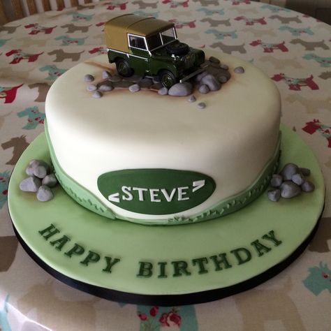 Off road car theme cake with Landrover, cake for men Range Rover Logo, Jeep Cake, Cars Theme Cake, Truck Birthday Cakes, Cake Land, Logo Cake, Dad Birthday Cakes, Cake Show, Car Theme