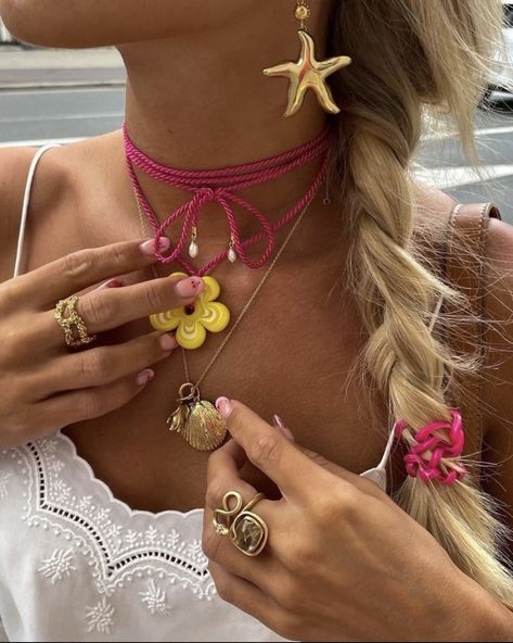 Peach Palette, New York Outfits, Ocean Jewelry, Necklaces And Bracelets, Barbie Princess, Maximalism, Jewelry Inspo, Cute Fits, Winter Accessories