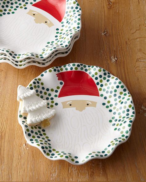 Christmas Dinner Set, Christmas Plate Set, Poinsettia Decor, Diy Pottery Painting, Santa Plate, Christmas Pots, Cozy Christmas Decor, Christmas Arts And Crafts, Christmas Crafts To Make