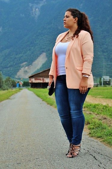 Stylish ways for curvy and plus size women to wear Blazer (18) Plus Size Looks, Mode Tips, Look Plus Size, Big Girl Fashion, Elegante Casual, Outfit Trends, Moda Plus, Stylish Plus, Plus Size Fashion For Women