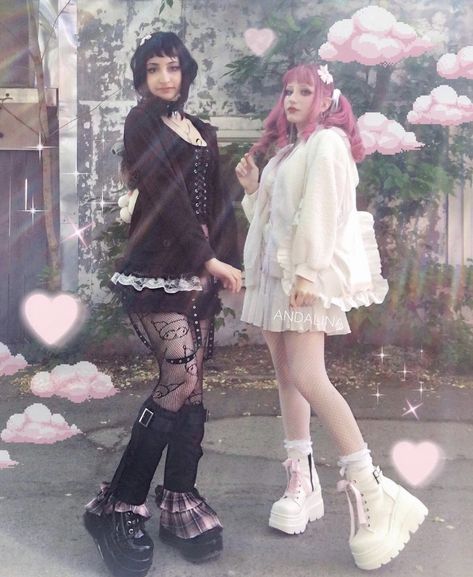 Goth And Pink Couple, Best Friend Opposites, Opposite Style Couple, Goth And Coquette Duo, Goth And Coquette Friends, Opposite Styles Friends, Goth And Pastel Friends, Goth And Kawaii Couple, Opposite Aesthetic Girlfriends