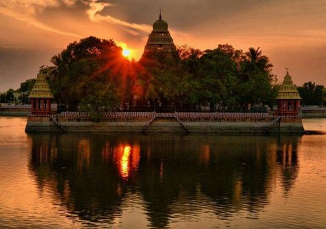 madurai mariamman theppakulam Madurai Temple Photography, Madurai Temple, Madurai Photography, India Places, Plane Photography, Temple India, Ancient Indian Architecture, Iphone Instagram, Temple Art