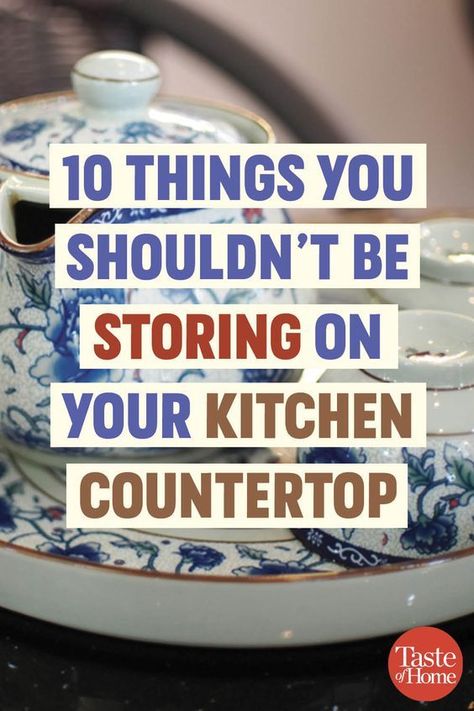 Declutter Kitchen Countertops, Kitchen Countertop Organization, Kitchen Counter Organization, Kitchen Countertop Decor, Declutter Kitchen, Kitchen Storage Hacks, Diy Mud Kitchen, Declutter Home, Countertop Organization